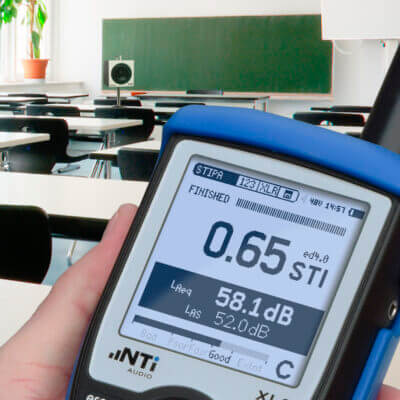 XL2-Analyzer-measures-Speech-Intelligibility-in-Class-Room-with-TalkBox-HighRes